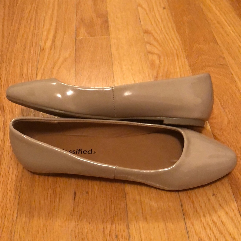 New Nude / Tan Flats
